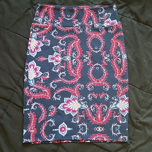 LuLaRoe Dresses & Skirts - Small LuLaRoe Cassie Skirt